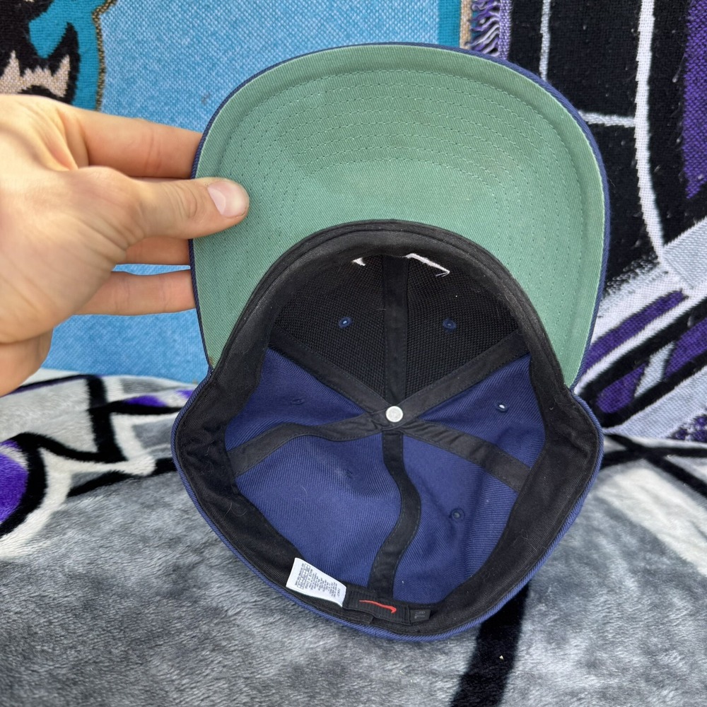 Size 7 1/4 - Nike Hat Strapback Mens Blue White Swoosh Tiger Woods Golf Cap - Picture 7 of 7